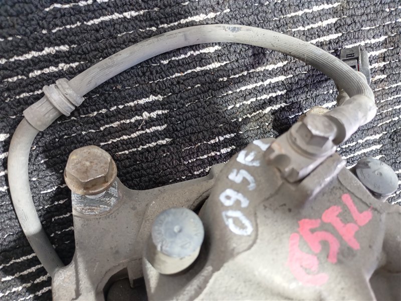 Суппорт тормозной Volkswagen Tiguan 2012 5N