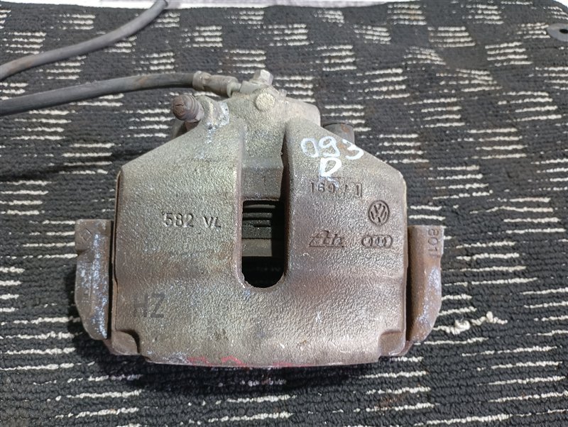 Суппорт тормозной Volkswagen Touran 2011 1T