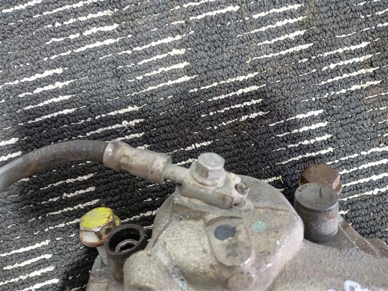 Суппорт тормозной Volkswagen Touran 2011 1T