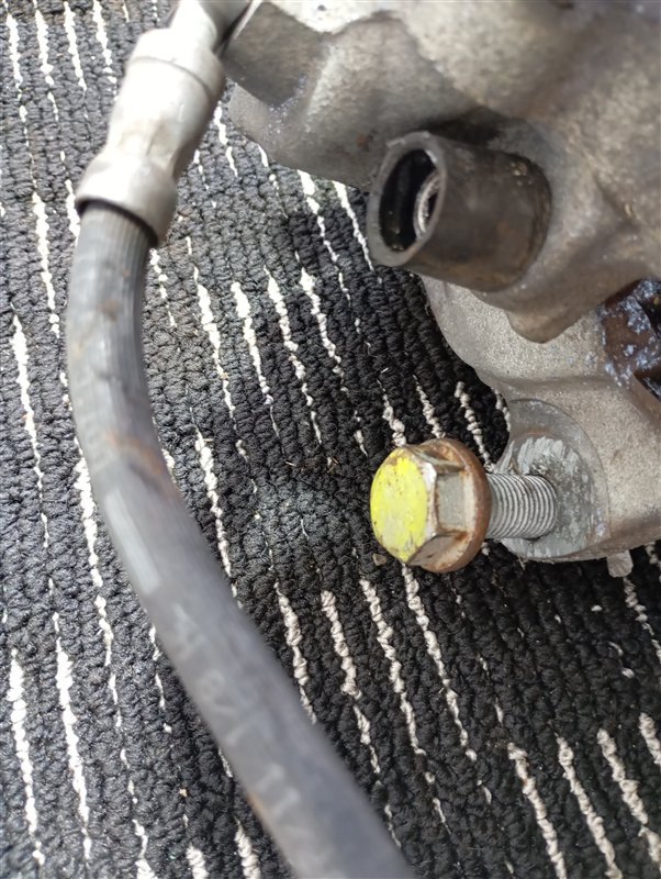 Суппорт тормозной Volkswagen Touran 2011 1T