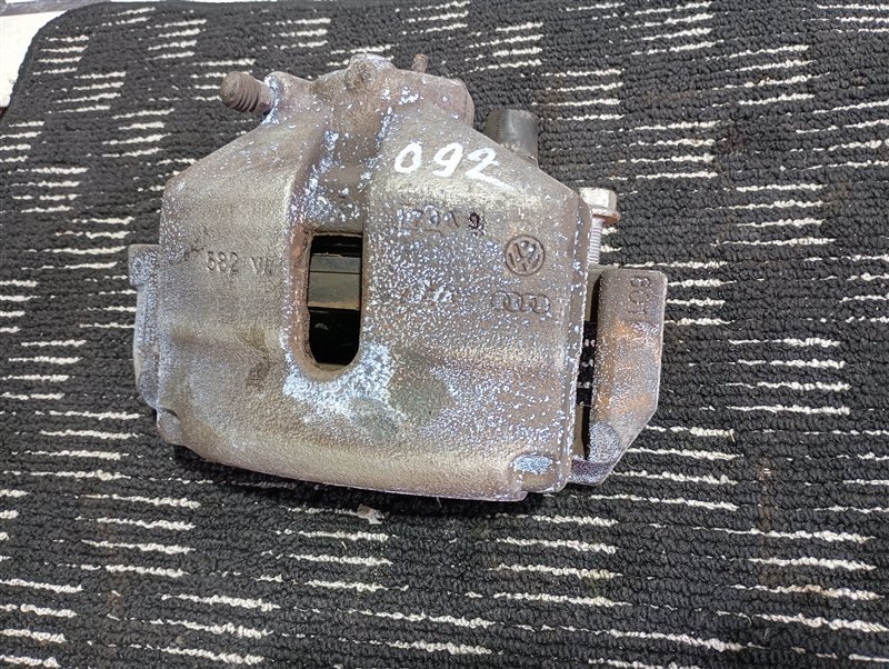 Суппорт тормозной Audi A3 2009 8P