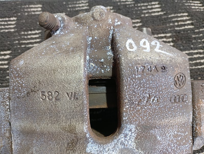 Суппорт тормозной Audi A3 2009 8P