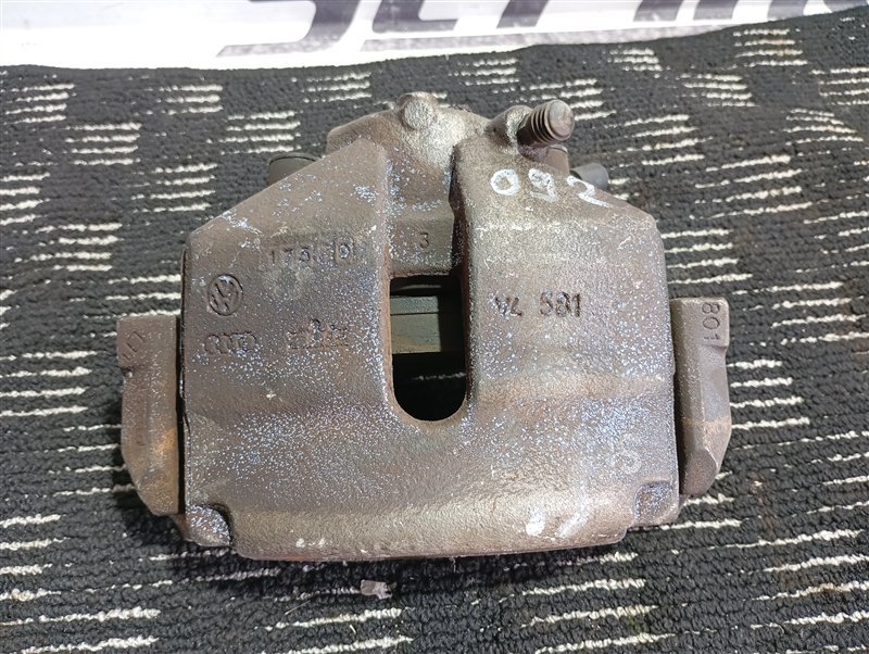 Суппорт тормозной Audi A3 2009 8P