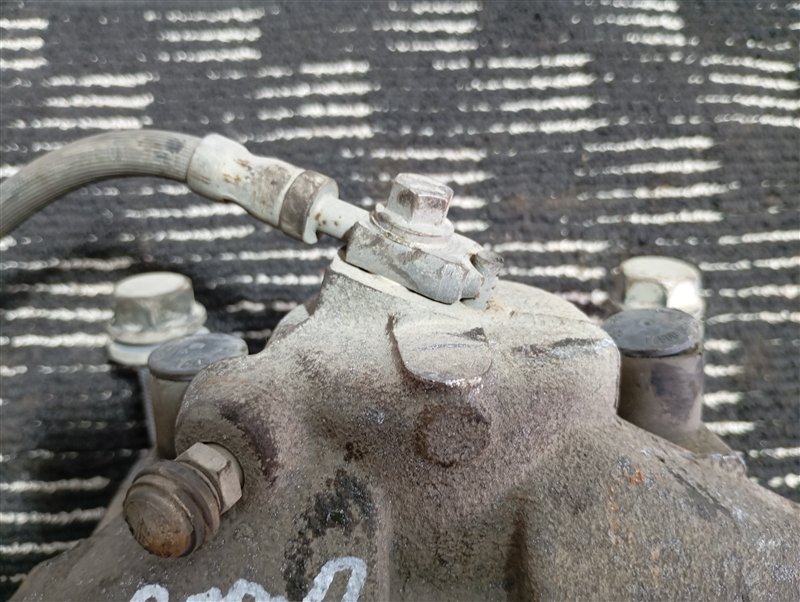 Суппорт тормозной Volkswagen Passat 2006 B6