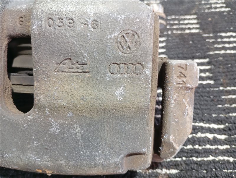 Суппорт тормозной Volkswagen Passat 2006 B6