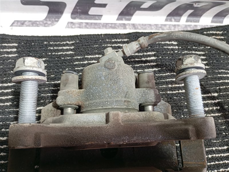 Суппорт тормозной Volkswagen Passat 2006 B6