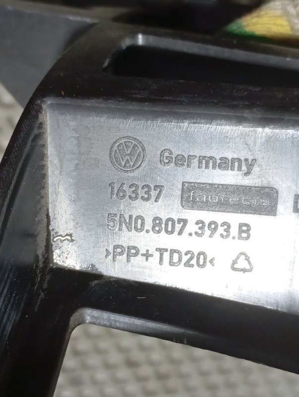 Кронштейн бампера Volkswagen Tiguan 2014 5N