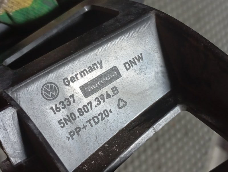 Кронштейн бампера Volkswagen Tiguan 2014 5N