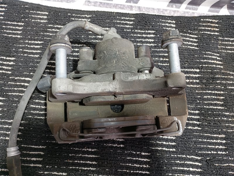 Суппорт тормозной Volkswagen Passat 2006 B6