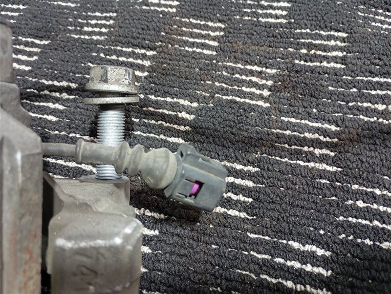 Суппорт тормозной Volkswagen Passat 2006 B6