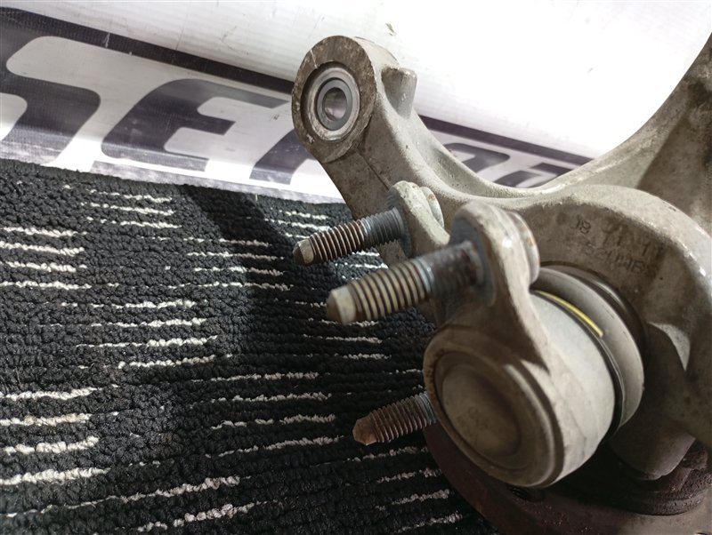 Кулак поворотный Volkswagen Passat 2012 B7