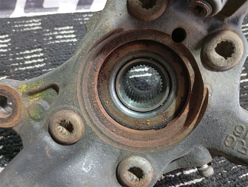 Кулак поворотный Volkswagen Touran 2011 1T