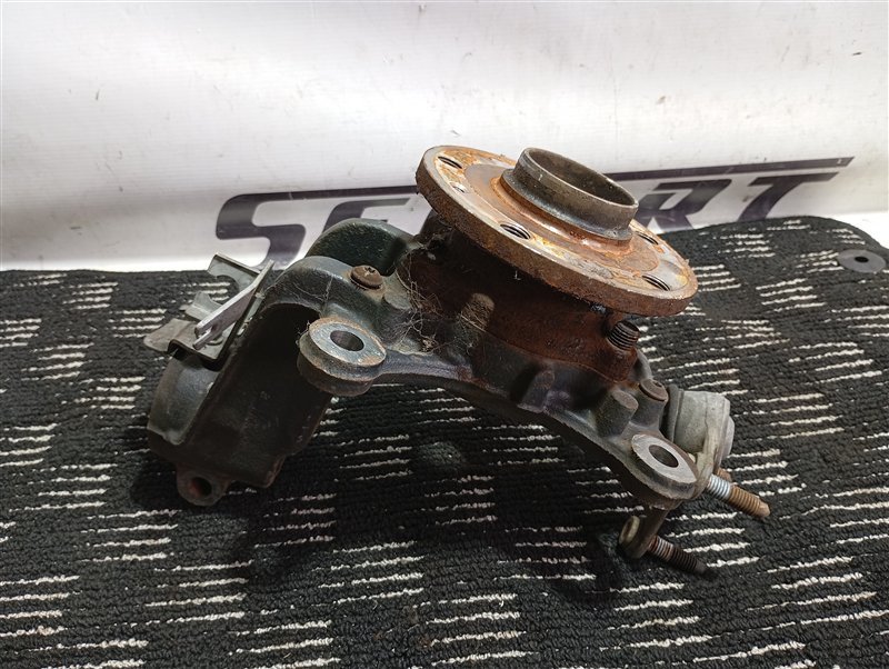 Кулак поворотный Volkswagen Touran 2011 1T