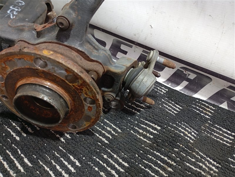 Кулак поворотный Volkswagen Touran 2011 1T