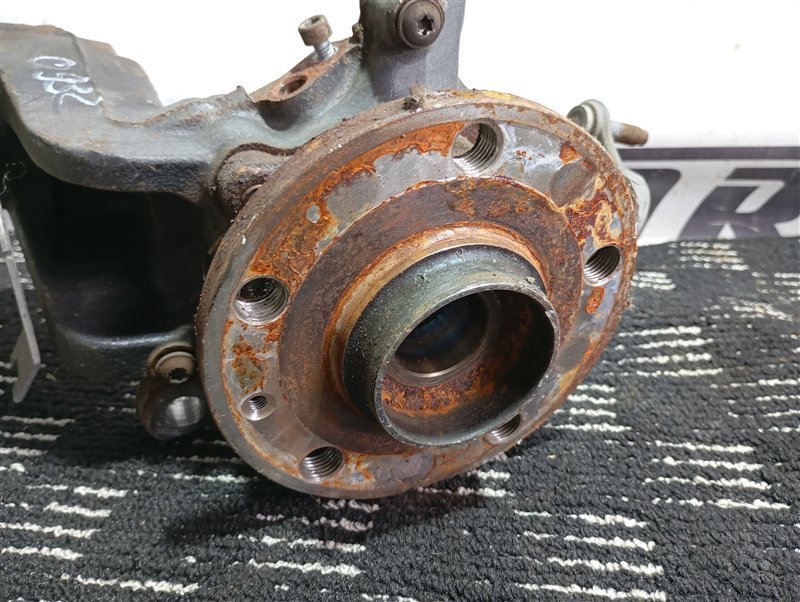 Кулак поворотный Volkswagen Touran 2011 1T