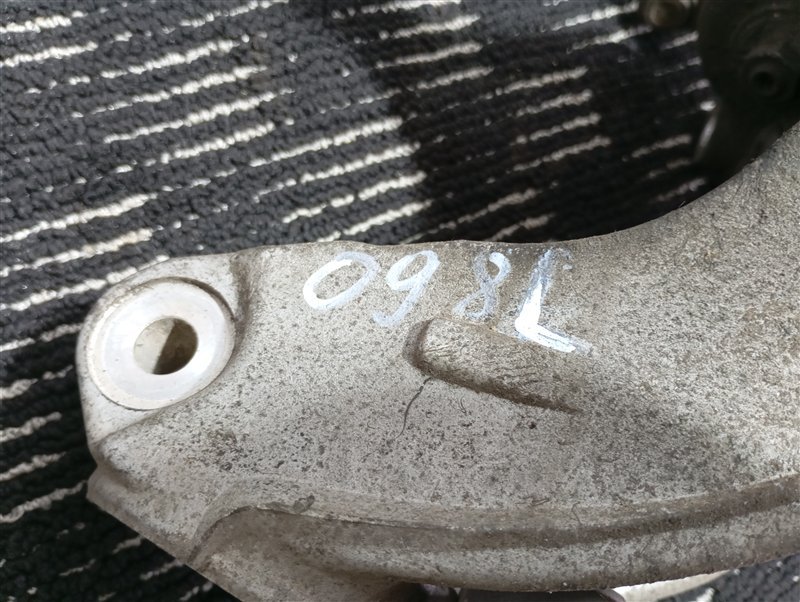 Кулак поворотный Volkswagen Passat 2006 B6