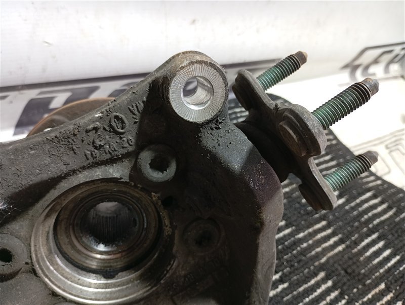 Кулак поворотный Volkswagen Passat 2006 B6