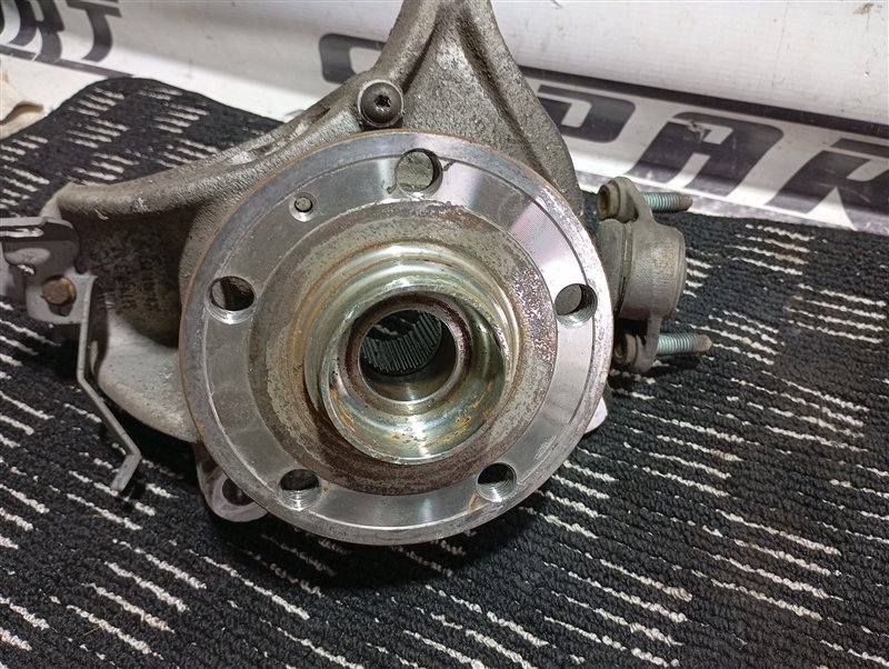 Кулак поворотный Volkswagen Passat 2006 B6