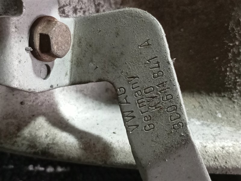 Кулак поворотный Volkswagen Passat 2006 B6