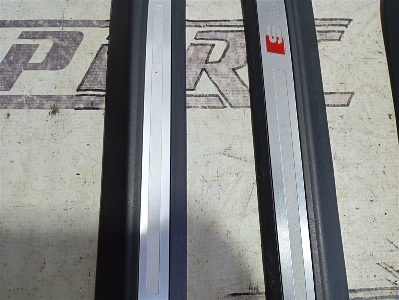 Накладки порогов дверей Audi Q7 2010 4L