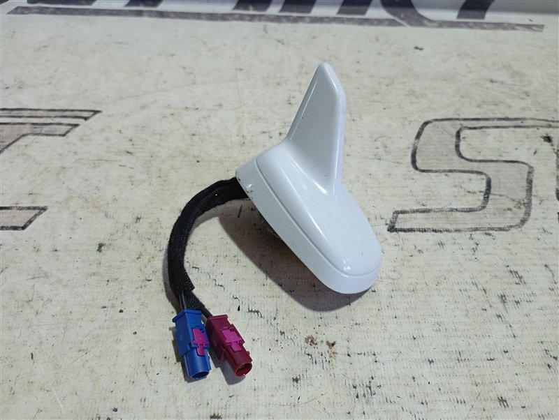 Антенна плавник Audi Q5 2012 8R