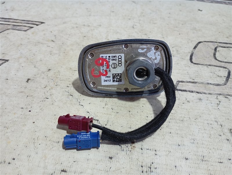 Антенна плавник Audi Q5 2012 8R