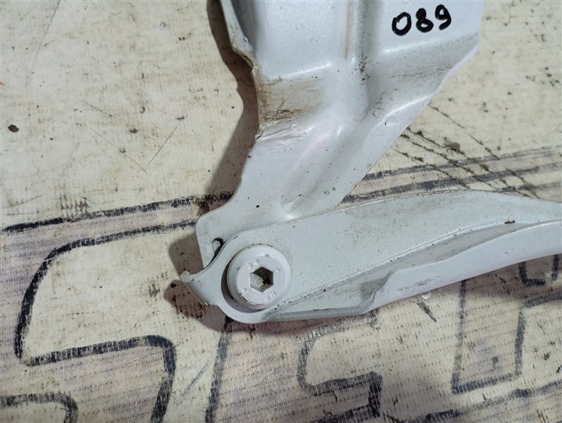 Петля капота Audi Q5 2012 8R