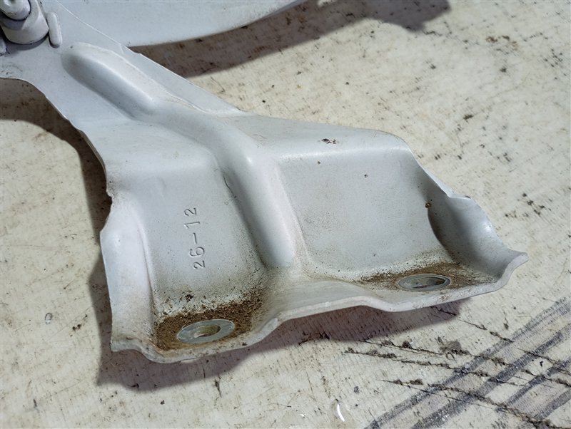 Петля капота Audi Q5 2012 8R