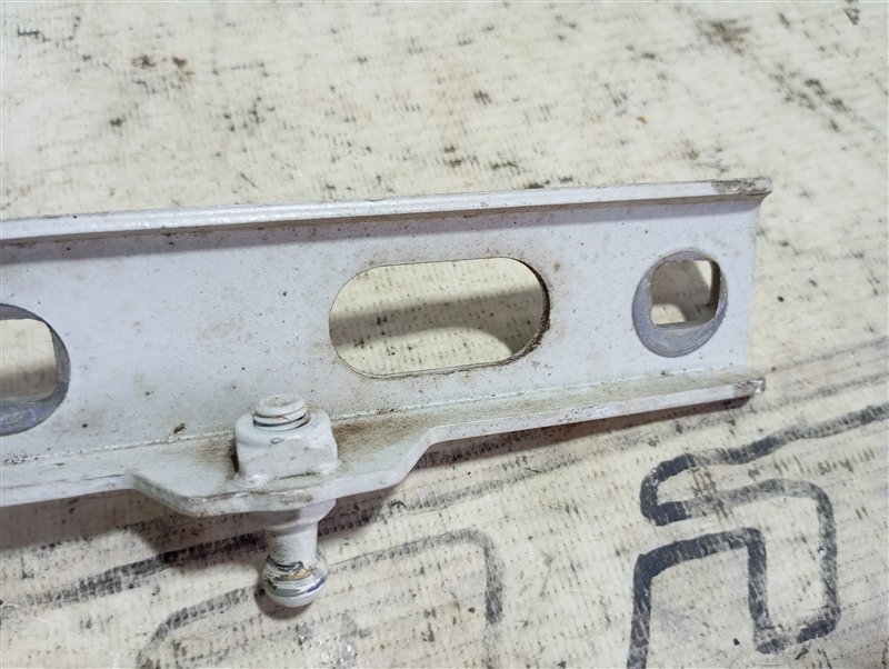 Петля капота Audi Q5 2012 8R