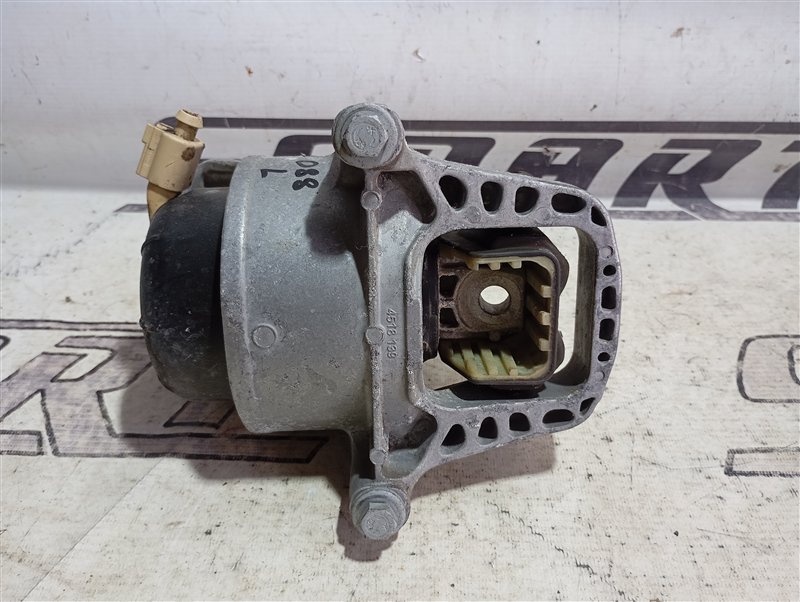 Подушка двигателя Audi A4 2016 B9