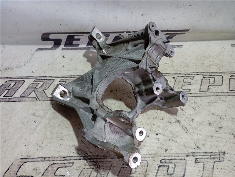 Кронштейн подрамника Audi A4 2016 B9