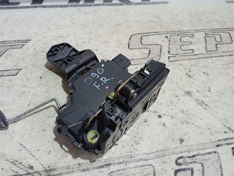 Замок двери Volkswagen Passat 2002 B5