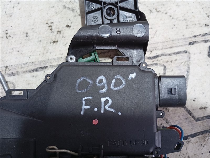 Замок двери Volkswagen Passat 2002 B5