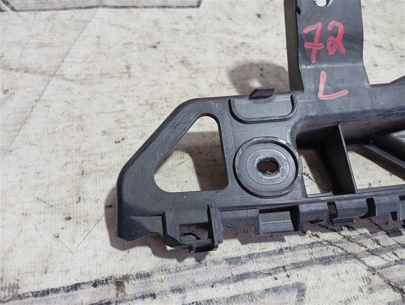 Кронштейн бампера Volkswagen Touran 2011 1T