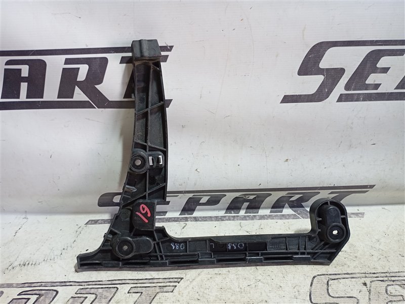 Кронштейн бампера Audi A4 2016 B9