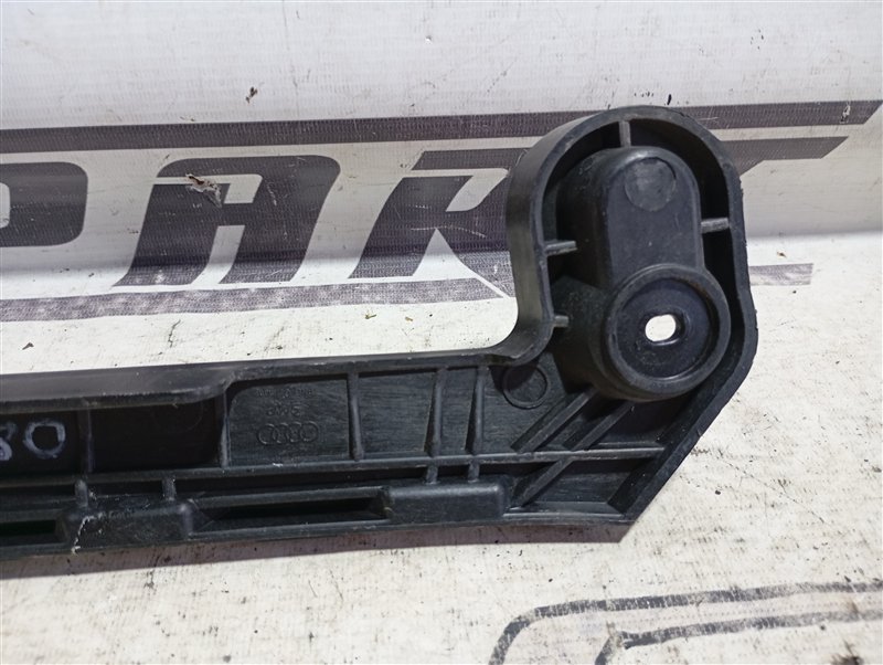 Кронштейн бампера Audi A4 2016 B9