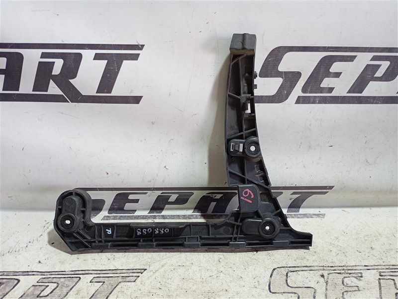 Кронштейн бампера Audi A4 2016 B9