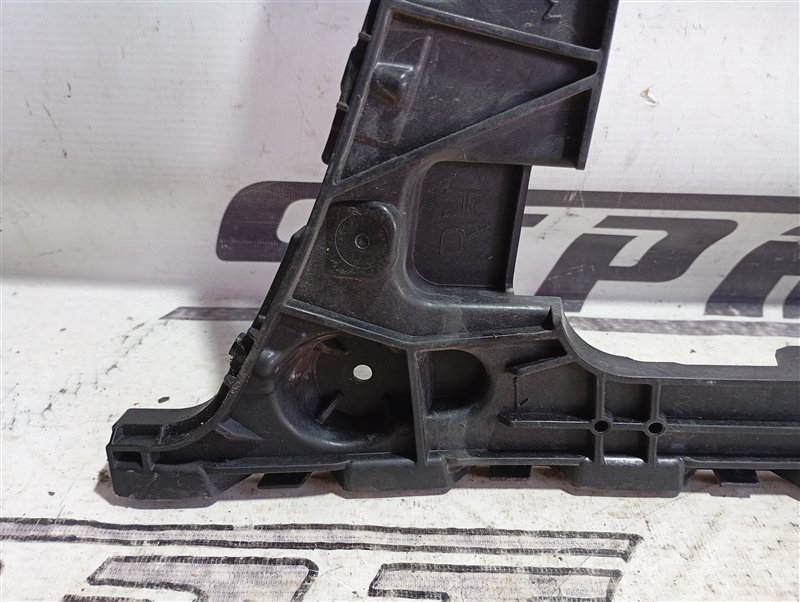 Кронштейн бампера Audi A4 2016 B9