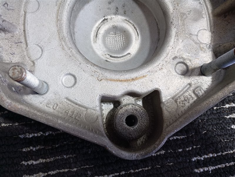 Опора стойки Audi Q7 2010 4L