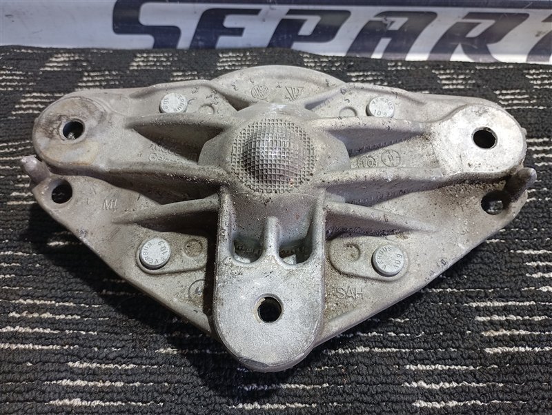 Опора стойки Audi Q7 2010 4L