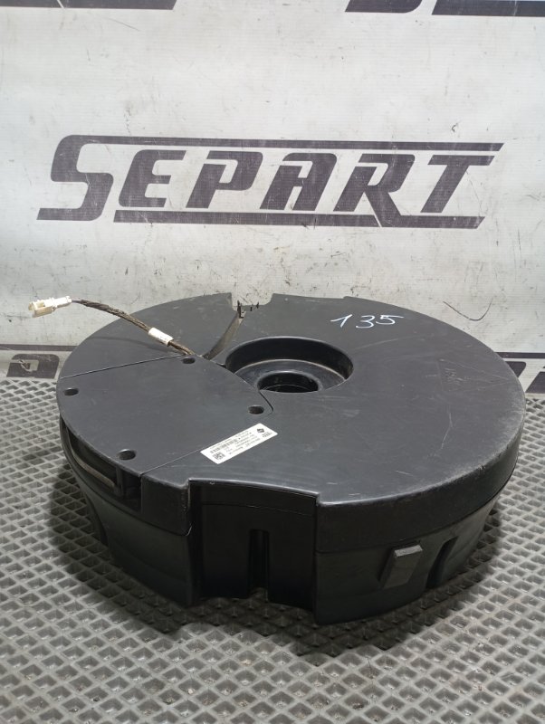 Сабвуфер Audi Q5 2010 8R