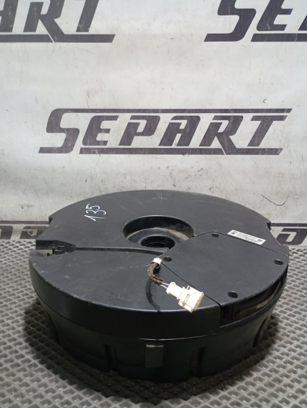 Сабвуфер Audi Q5 2010 8R