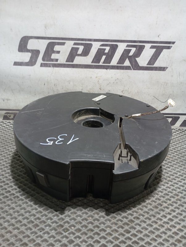 Сабвуфер Audi Q5 2010 8R