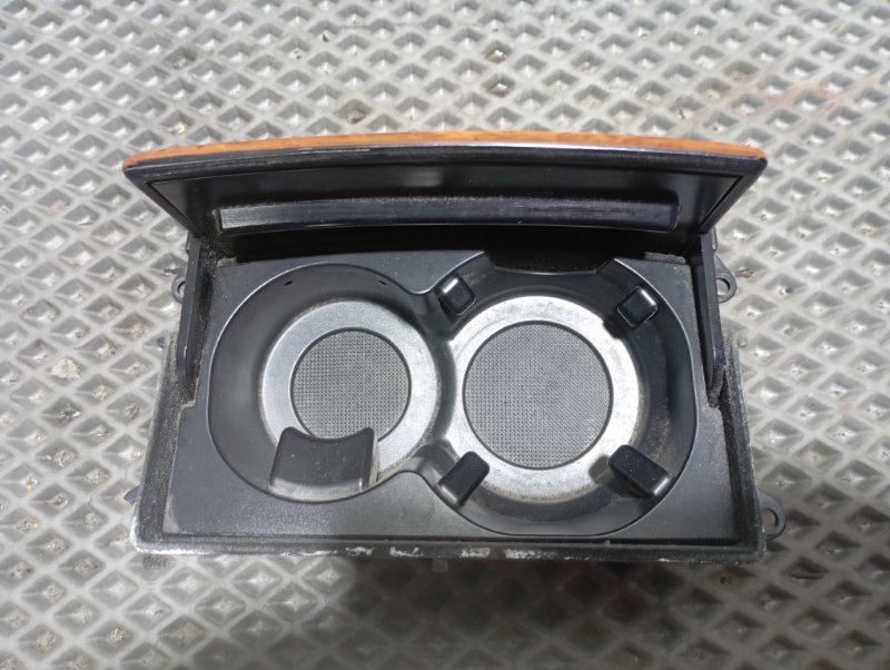 Подстаканник Audi A8 2008 D3