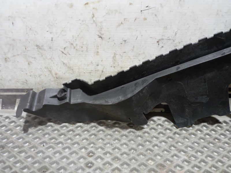 Дефлектор радиатора Audi A6 2007 C6