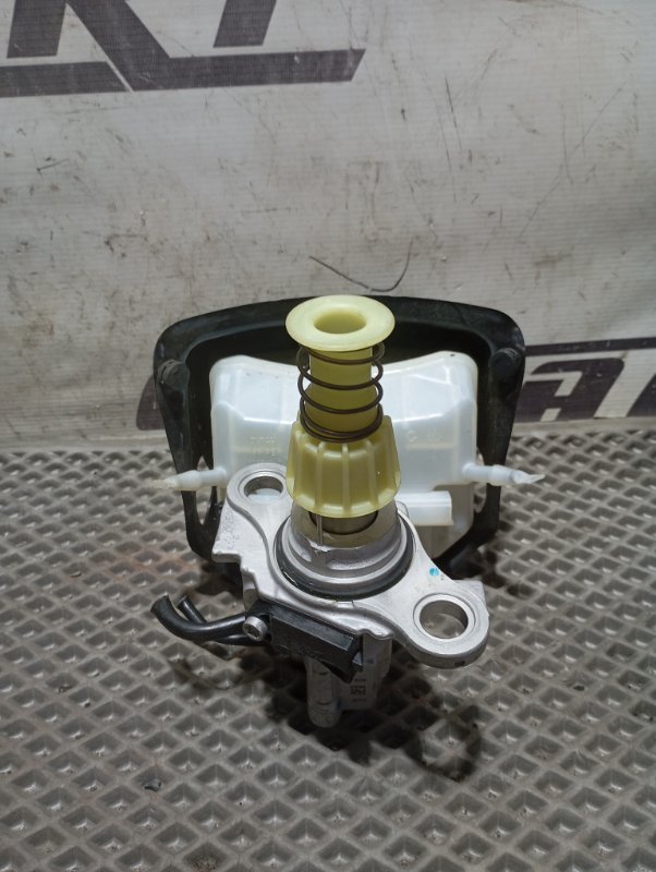 Главный тормозной цилиндр Audi A4 2016 B9