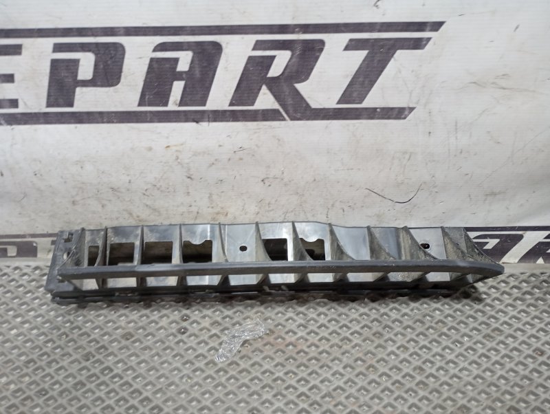 Кронштейн бампера Skoda YETI 2015