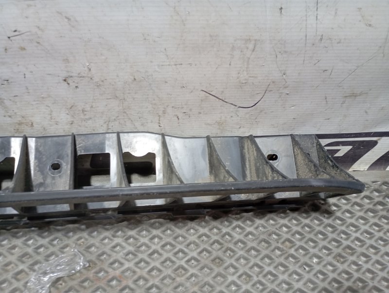 Кронштейн бампера Skoda YETI 2015