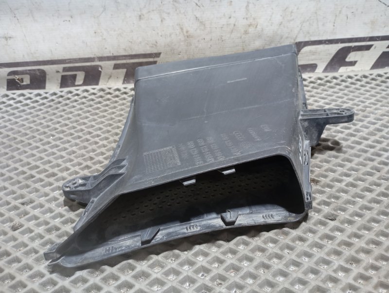 Воздухозаборник Audi Q5 2010 8R