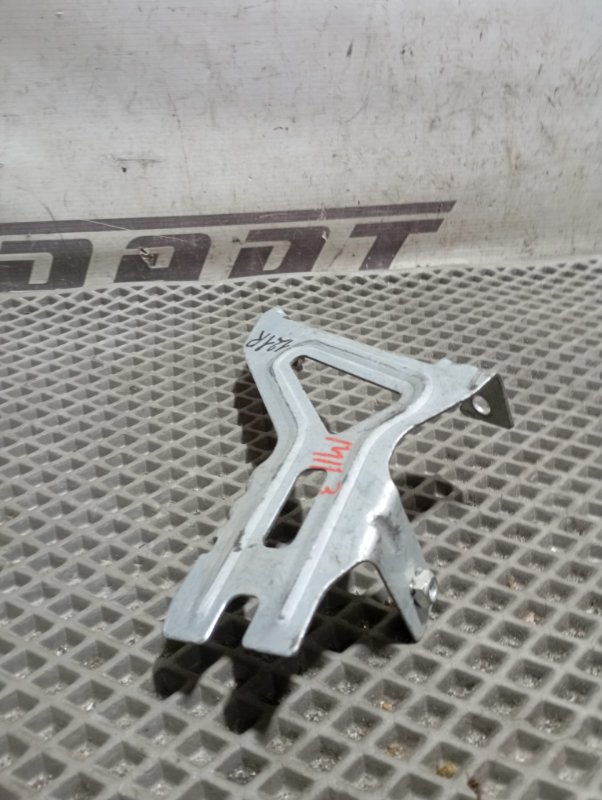 Кронштейн подушки безопасности Skoda Karoq 2024